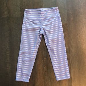 Like new athletes crops striped periwinkle/gray Sm